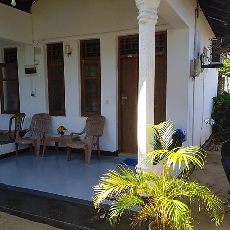 Hotel Aaliya Bay à Baie d'Arugam Extérieur photo