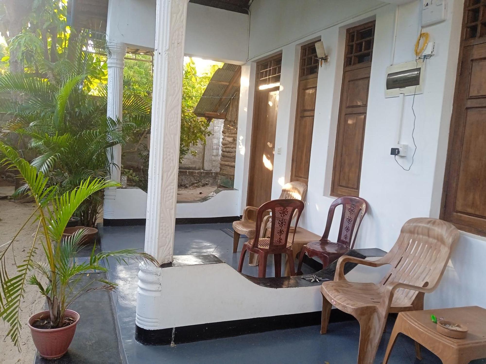 Hotel Aaliya Bay à Baie d'Arugam Extérieur photo