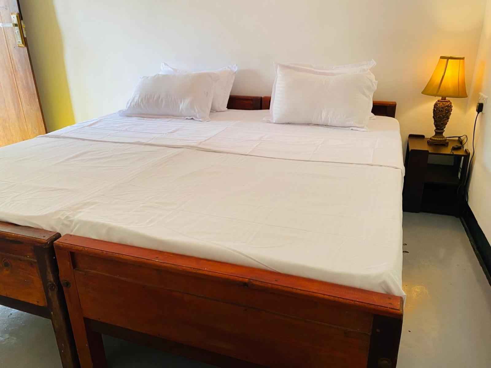 Hotel Aaliya Bay à Baie d'Arugam Extérieur photo