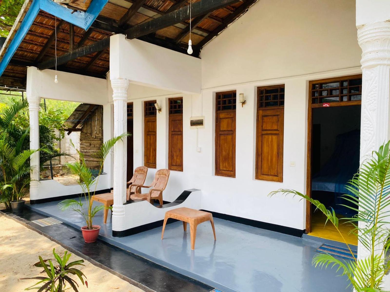 Hotel Aaliya Bay à Baie d'Arugam Extérieur photo
