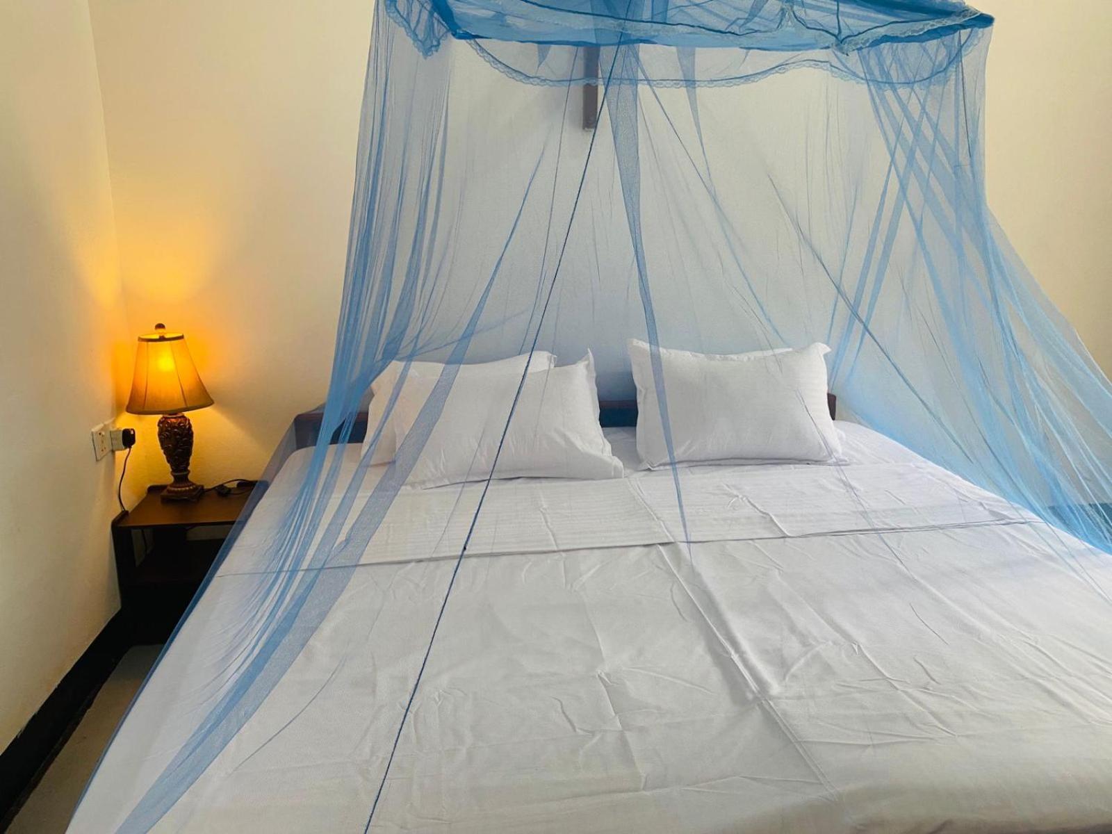 Hotel Aaliya Bay à Baie d'Arugam Extérieur photo