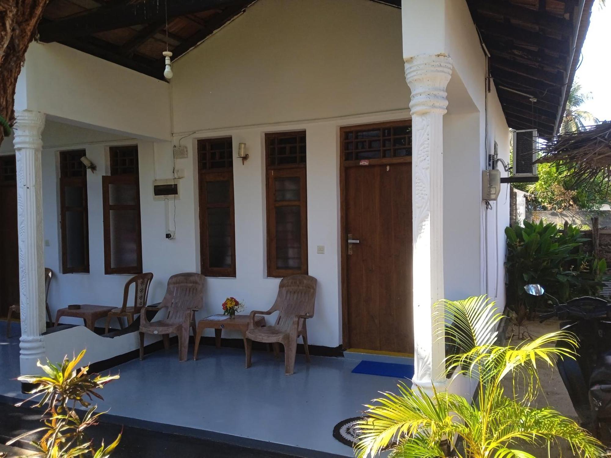 Hotel Aaliya Bay à Baie d'Arugam Extérieur photo