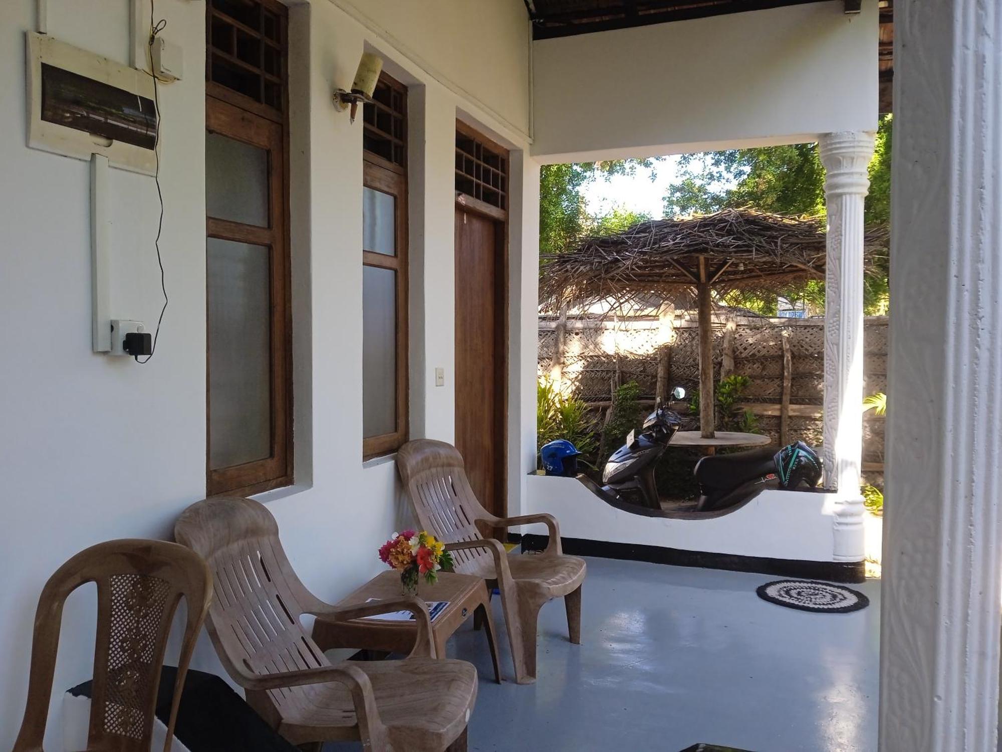 Hotel Aaliya Bay à Baie d'Arugam Extérieur photo